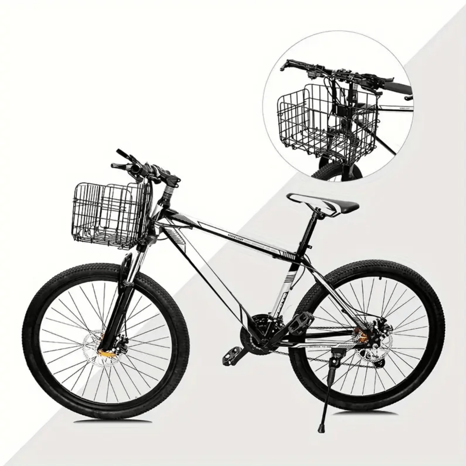 Zwarte opvouwbare Trego fietsmand gemonteerd aan het stuur van een mountainbike, zijaanzicht.