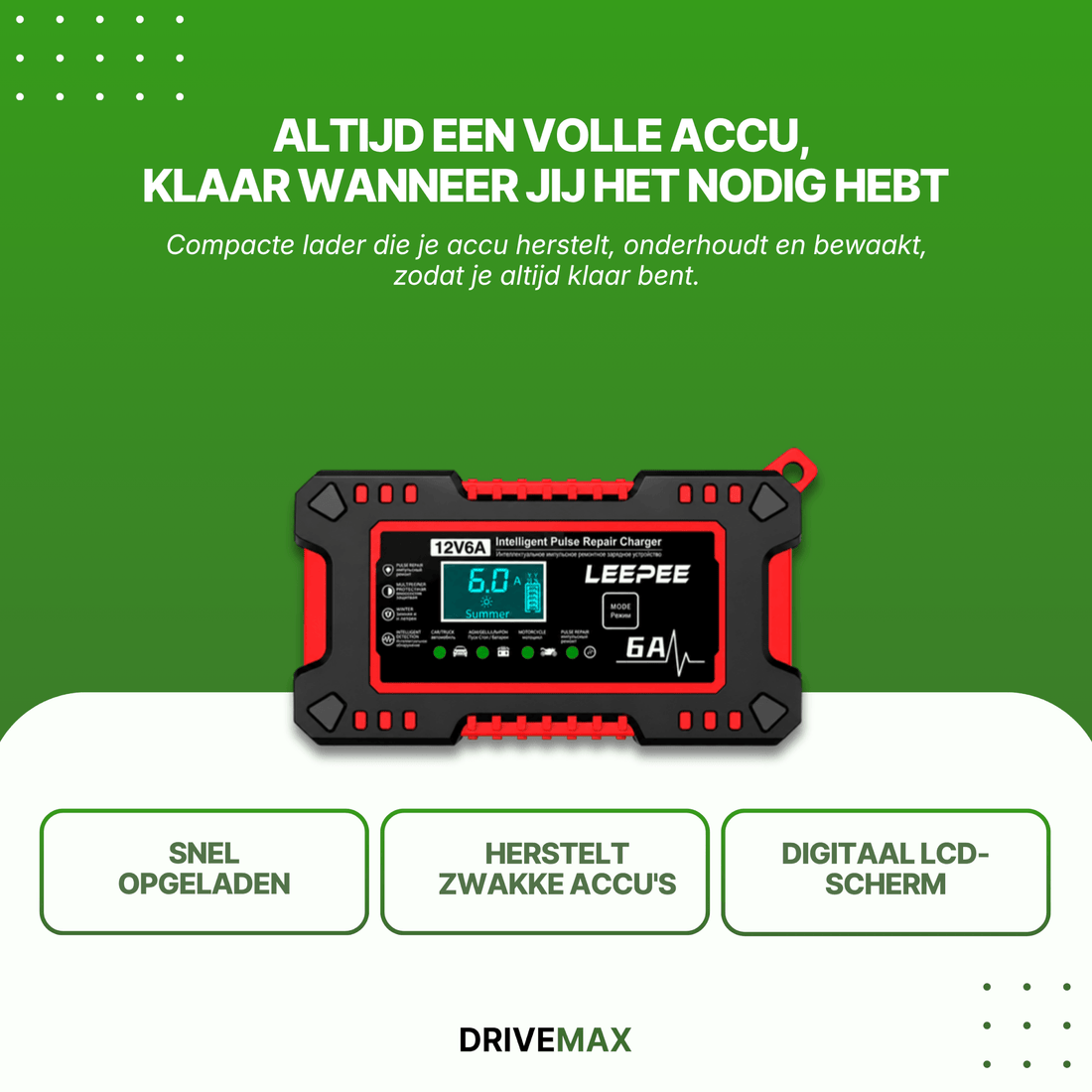 Acculader aangesloten op auto-accu in open motorruimte