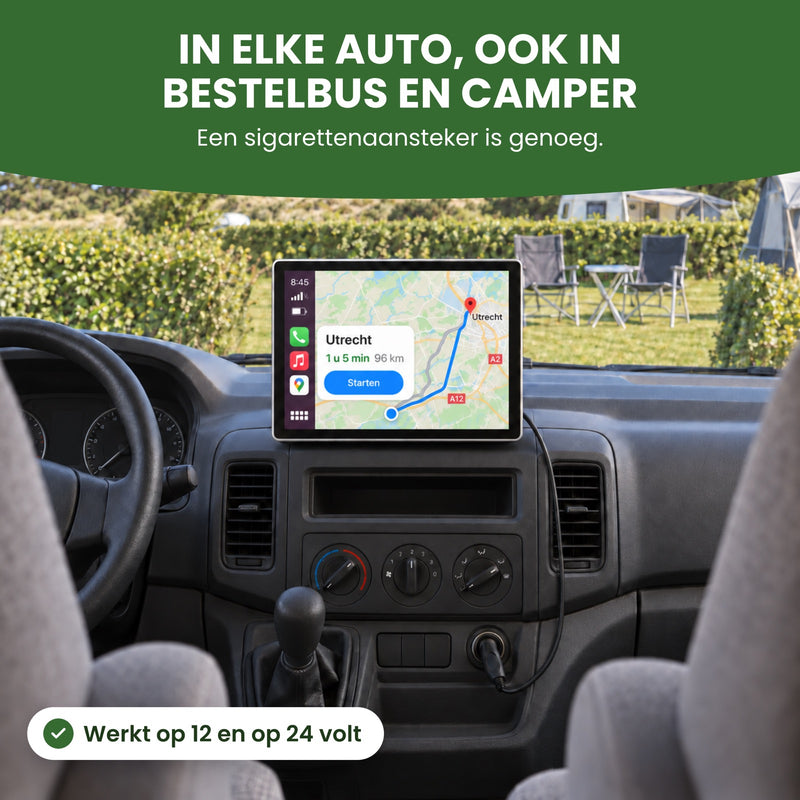 AutoSync Pro met een route op het dashboard van een camper op een camping: werkt op 12 en op 24 volt, in elke auto, ook in bestelbus en camper