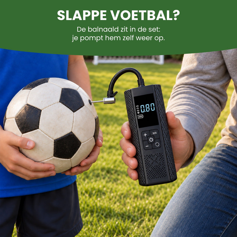 Een voetbal wordt in de tuin opgepompt met de bandenpomp op accu en de balnaald uit de set: slappe voetbal, je pompt hem zelf weer op
