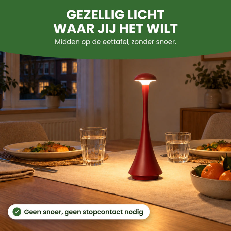 De Domova geeft warm licht midden op een gedekte eettafel op een winteravond, zonder snoer: gezellig licht waar jij het wilt