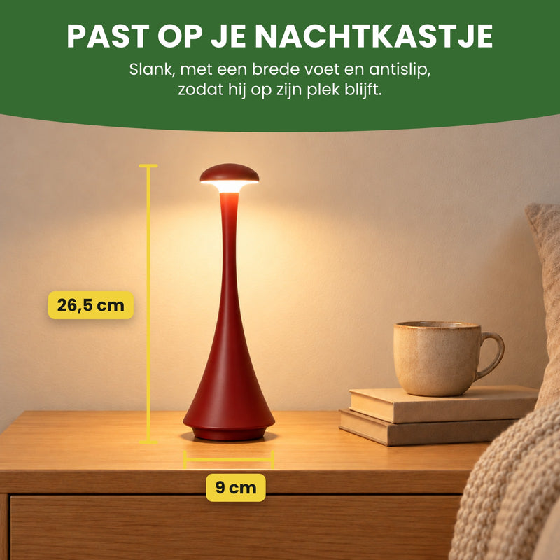 De Domova op een nachtkastje met maatlijnen: 26,5 cm hoog en een voet van 9 cm, past op je nachtkastje