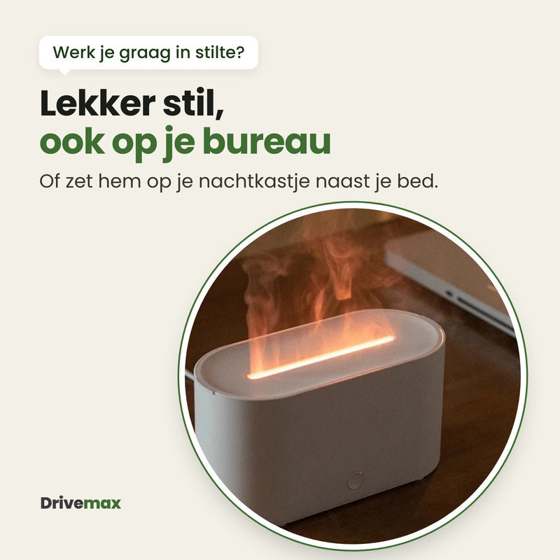 De Flamora aan op een bureau naast een laptop: lekker stil, ook op je bureau of op je nachtkastje naast je bed