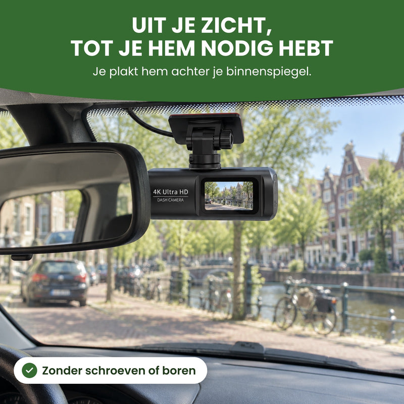 GuardianView Pro dashcam tegen de binnenkant van de voorruit, naast de binnenspiegel, van binnen gezien: uit je zicht, tot je hem nodig hebt