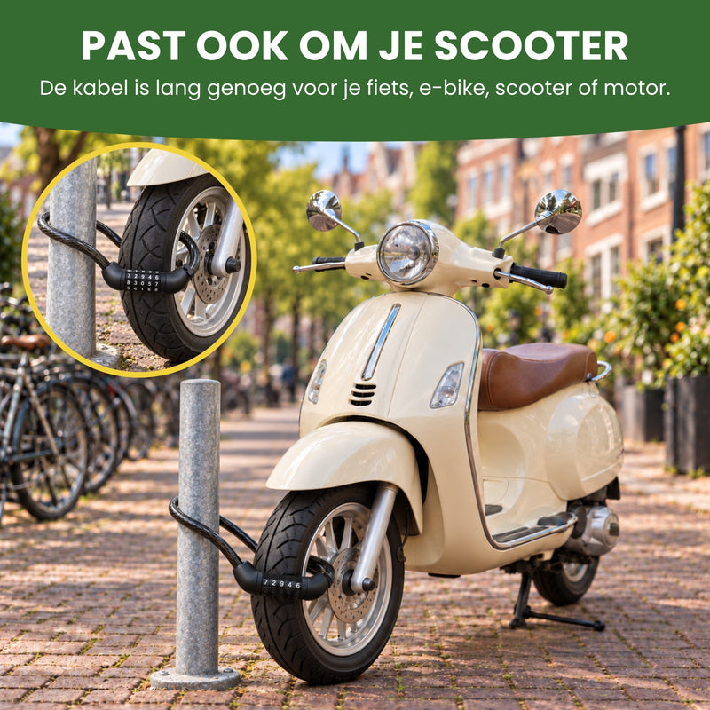 LockMaster kabelslot om een paal en door het voorwiel van een crèmewitte scooter in de stad: past ook om je scooter