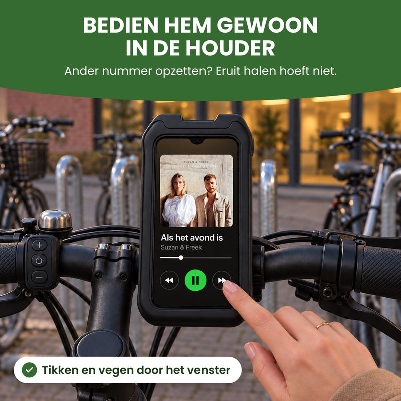 Vinger tikt door het venster van de MagnoMount op een muziekspeler, de e-bike staat geparkeerd in een fietsenrek: bedien hem gewoon in de houder