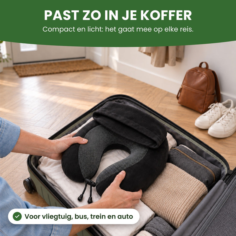 Handen leggen het zwarte NeckEase reiskussen met kap in een open handbagagekoffer: compact en licht, past zo in je koffer
