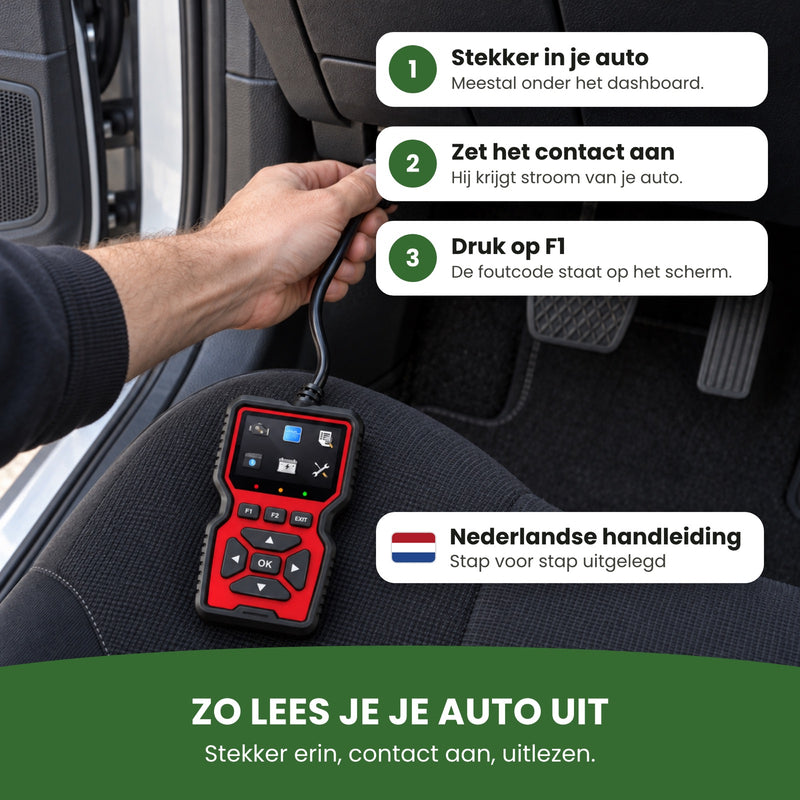 OBD2-stekker wordt onder het dashboard aangesloten: stekker erin, contact aan, op F1 drukken. Met Nederlandse handleiding