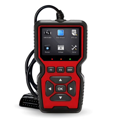 Rood-zwarte OBD2 scanner met scherm, bedieningsknoppen en aangesloten kabel, frontaal weergegeven.