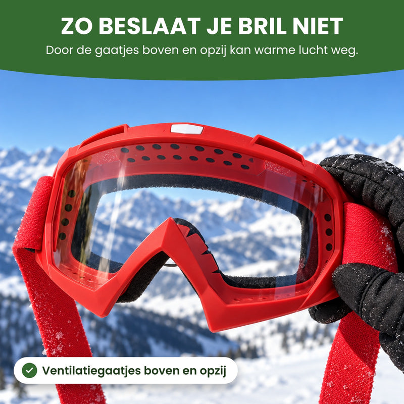 Hand in skihandschoen houdt de Pistova vast: door de ventilatiegaatjes boven en opzij kan warme lucht weg, zo beslaat je bril niet