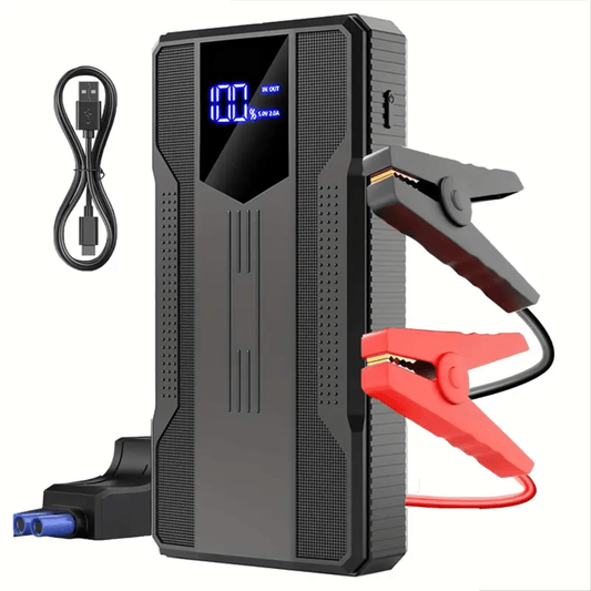 Zwarte PowerVault jumpstarter met startkabels en lcd-scherm, ideaal voor het starten van auto-accu’s onderweg.