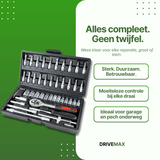 Schroevendraaierset in zwarte koffer met ratel, doppen en bitjes, overzichtelijk en klaar voor elke reparatie.
