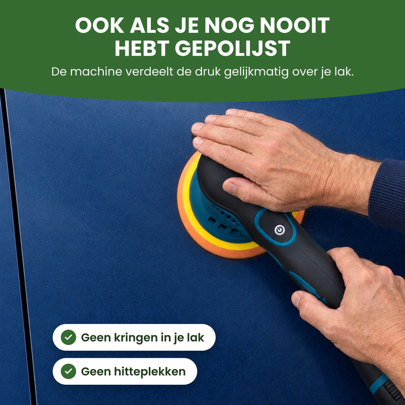 Twee handen houden de ShinePro met een oranje polijstpad vlak op de blauwe lak van een motorkap: ook als je nog nooit hebt gepolijst