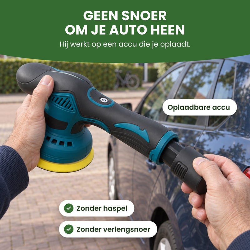 Hand schuift de oplaadbare accu achter in de handgreep van de ShinePro polijstmachine, naast een blauwe auto: geen snoer om je auto heen