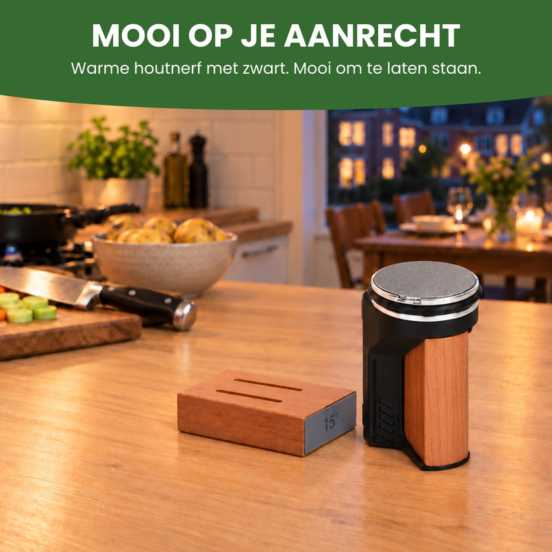 De Snedova met houtnerf en zwart op het aanrecht terwijl het eten voor het gezin wordt klaargemaakt: mooi op je aanrecht