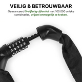 Close-up van het geopende kettingslot met zichtbaar 5-cijferig combinatieslot en zwarte textielhoes.