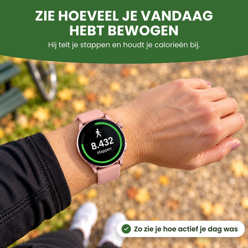 De Tikova om de pols na een wandeling in het park, met je stappen op het scherm: zie hoeveel je vandaag hebt bewogen