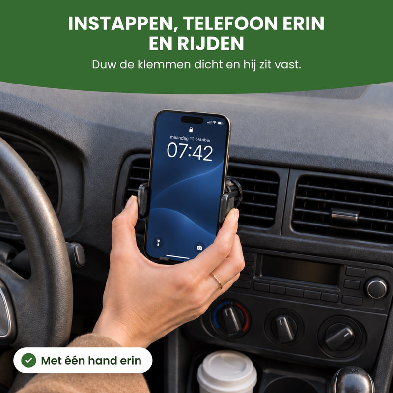 Hand duwt de klemmen van de Topk houder dicht om een telefoon: instappen, telefoon erin en rijden, met één hand