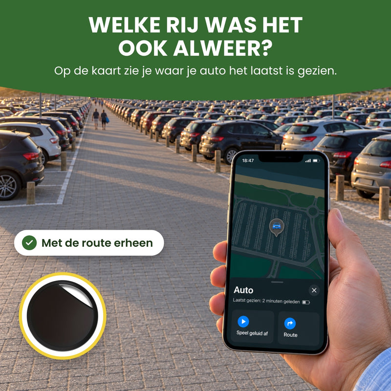 Vol parkeerterrein achter de duinen, een hand met een telefoon met de tracker Auto op de kaart: zie waar je auto het laatst is gezien