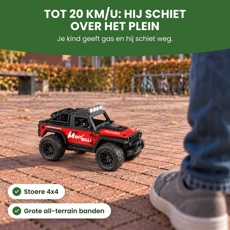 Rode VorteX bestuurbare auto rijdt over de klinkers van een schoolplein terwijl een kind toekijkt: tot 20 km/u, hij schiet over het plein
